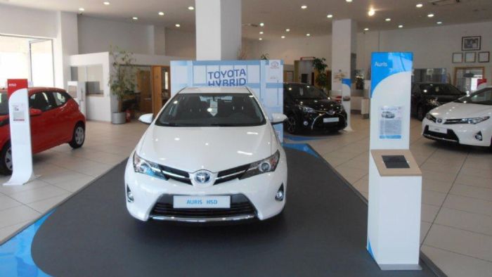 Το δίκτυο της Toyota ανανεώνεται και όλες οι εκθέσεις θα αλλάξουν έως το τέλος του 2016.